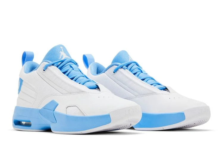 Krossovki-Air-Jordan-Wmns-Jordan-Max-Aura-6-White-University-Blue-7