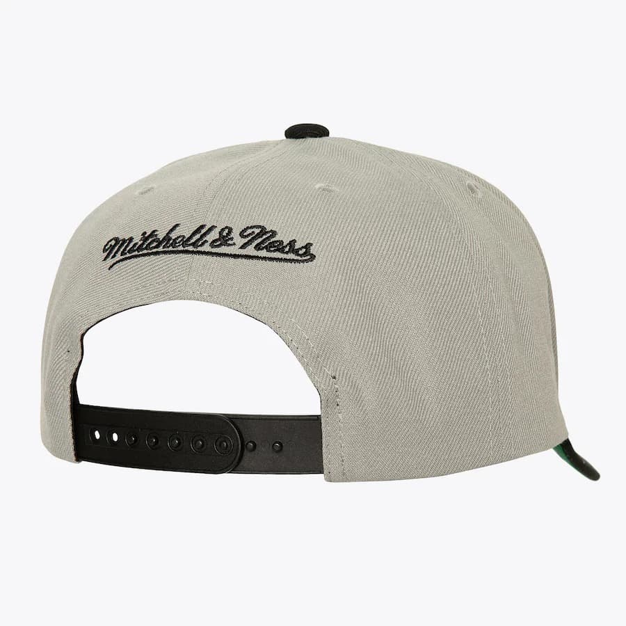 Бейсболка Mitchell & Ness Gray Oakland Raiders Boom Text Pro Snapback Hat