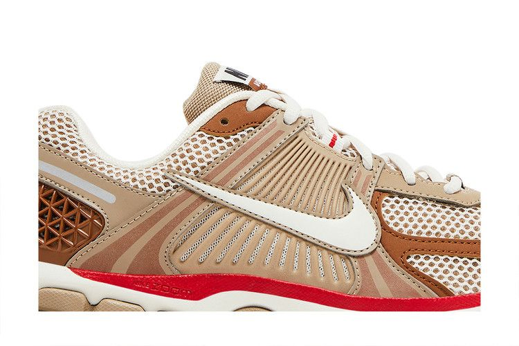 Кроссовки Nike Wmns Air Zoom Vomero 5 'Khaki Fire Red'