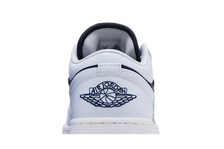 Кроссовки Wmns Air Jordan 1 Low SE 'Midnight Navy Gold Charms'