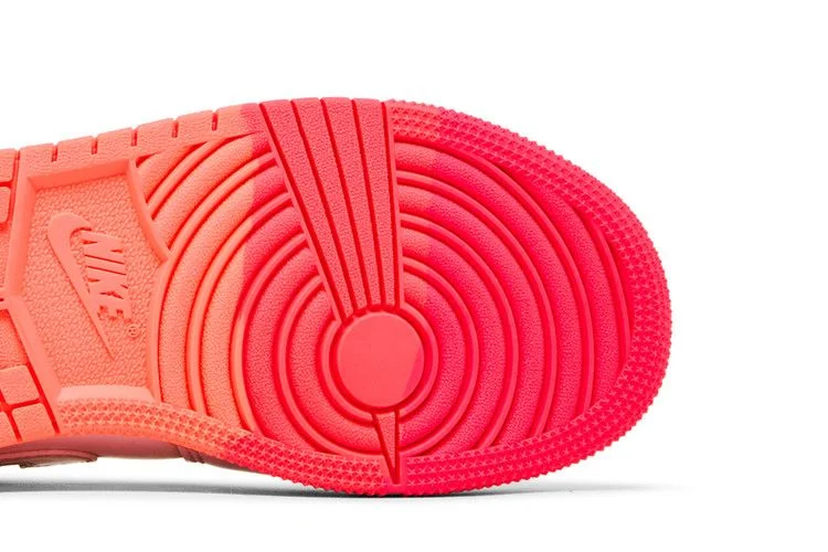 Krossovki-Air-Jordan-1-Low-GS-Sunset-Sole-4