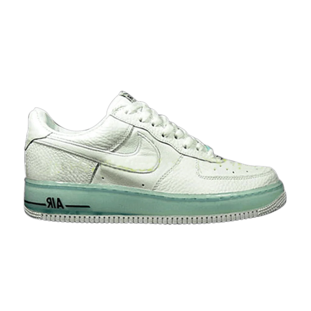 Krossovki-Nike-Air-Force-1-Ice-Cube