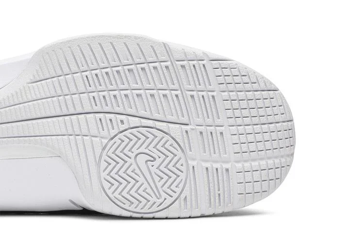 Krossovki-Nike-Hyperdunk-Lux-Black-White-4