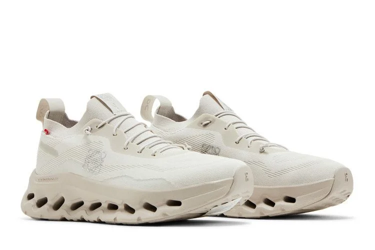 Krossovki-Loewe-x-ON-Wmns-Cloudtilt-Sand-7