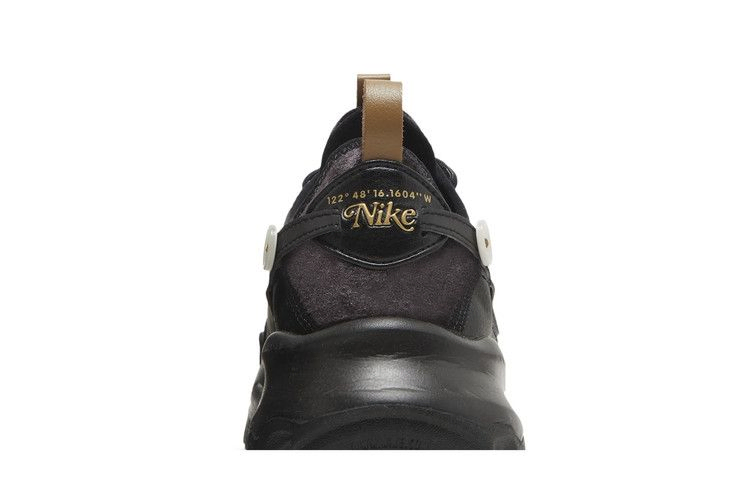 Кроссовки Nike Wmns TC 7900 'Bling'