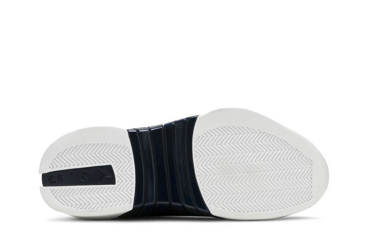 air-jordan-15-retro-obsidian-2017-881429-400_03