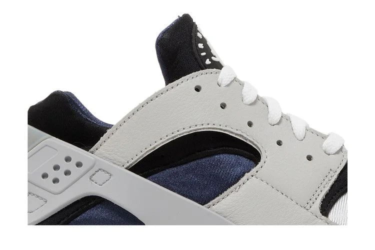 Krossovki-Nike-Air-Huarache-Grey-Fog-Obsidian-1