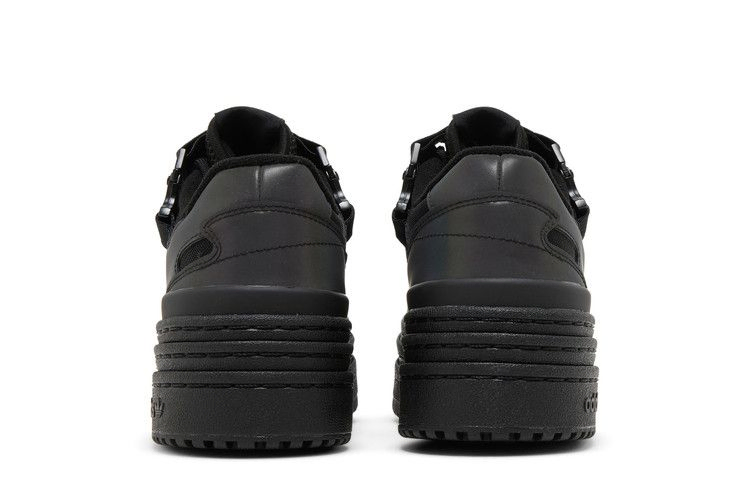 Кроссовки Adidas Wmns Triple Platforum Low 'Black Iridescent'