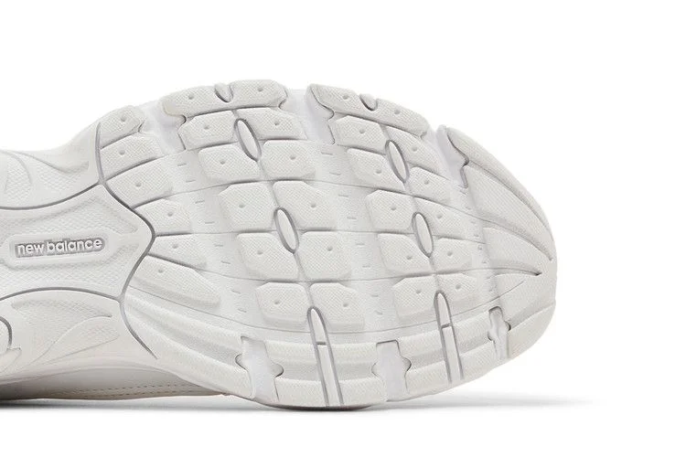 Krossovki-New-Balance-530-Triple-White-4