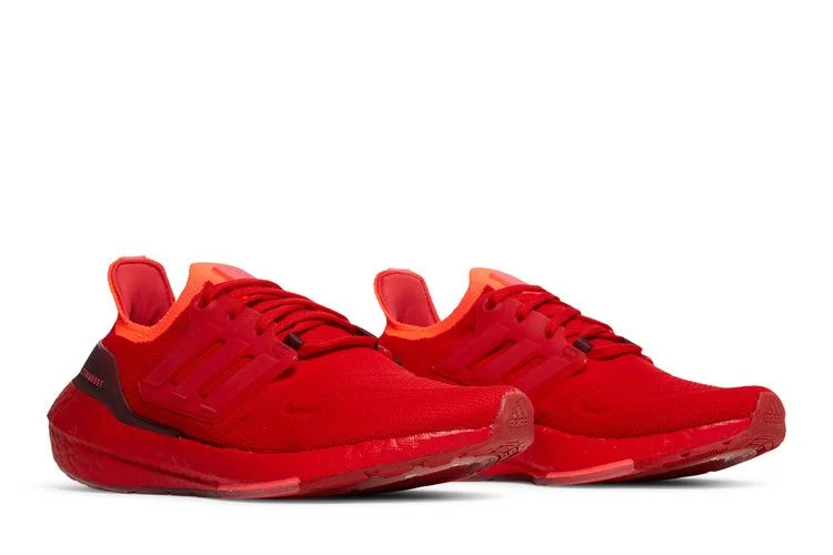 Krossovki-adidas-UltraBoost-22-Vivid-Red-7