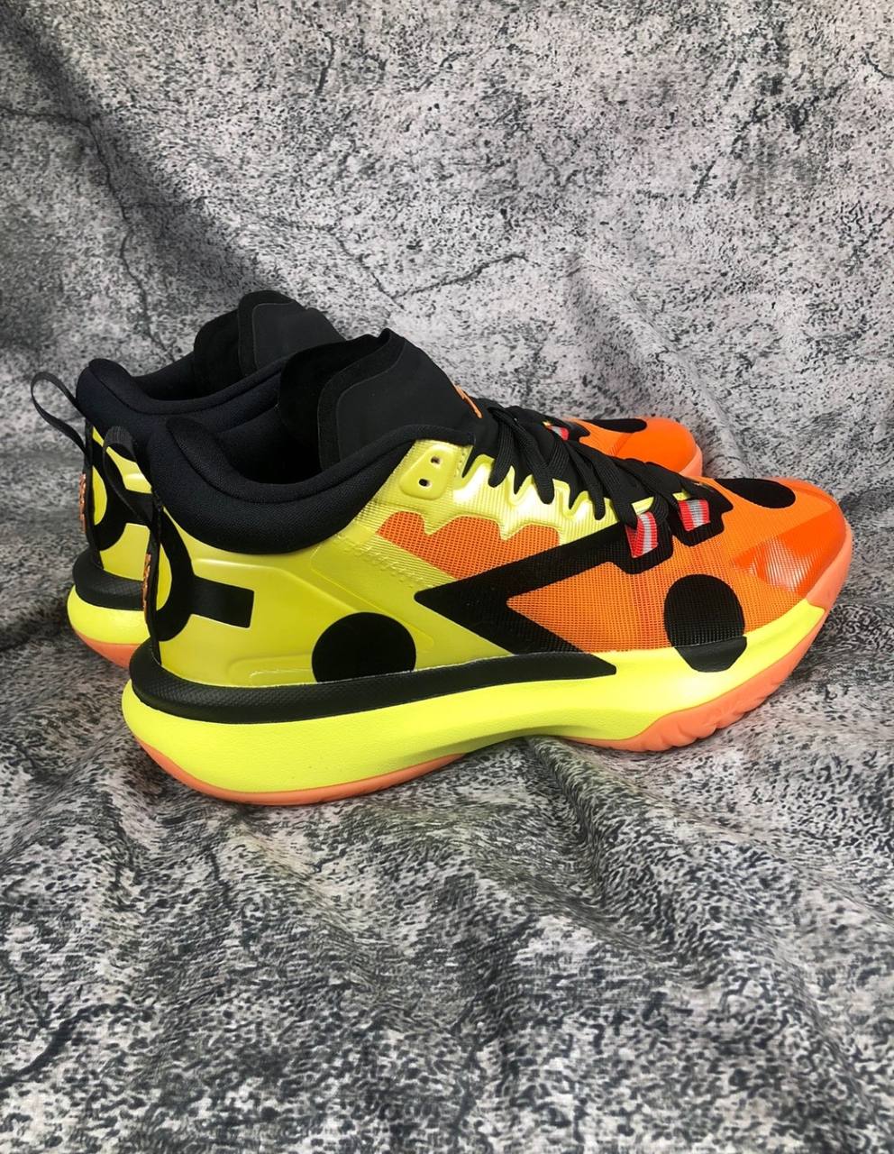 Кроссовки Naruto x Air Jordan Zion 1 SP Kyuubi