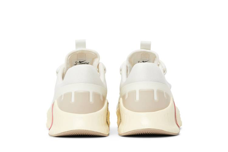 Кроссовки Nike Wmns Free Metcon 5 'Sail Sanddrift'