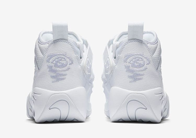 air-shake-ndestrukt-triple-white-880869-101_03