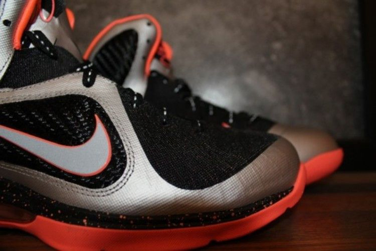 Кроссовки Nike LeBron 9 'Bright Mango'