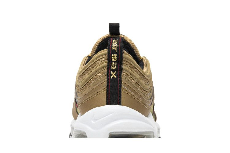 wmns-air-max-97-og-qs-metallic-gold-885691-700-c4550efe-ddb5-4250-9398-57a739d96d4a_06