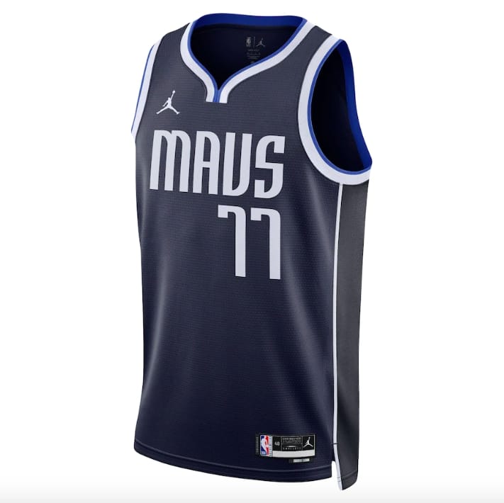 Баскетбольная джерси 2022-23 Dallas Mavericks #77 Luka Doncic Jordan Statement Navy Jersey