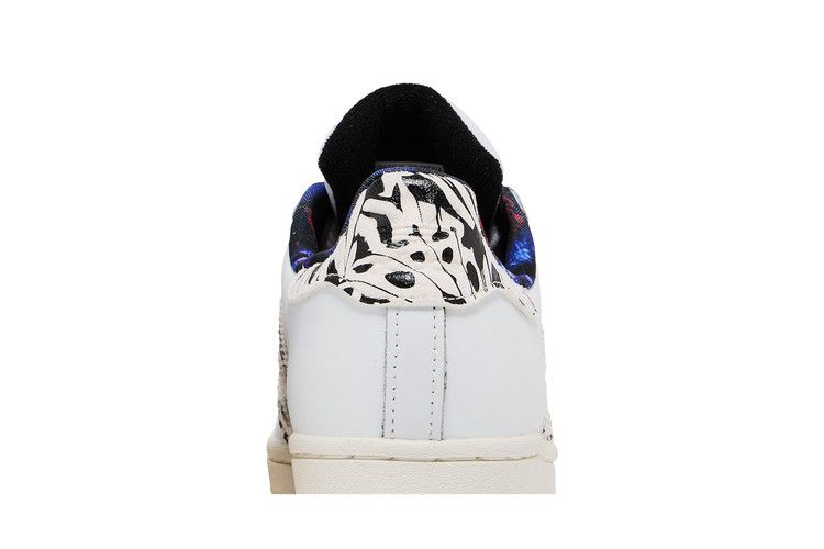 wmns-superstar-butterfly-gy6852_06