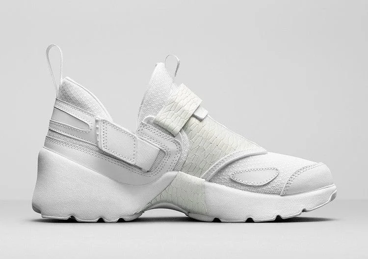 Krossovki-Air-Jordan-Trunner-GS-Frost-White-2