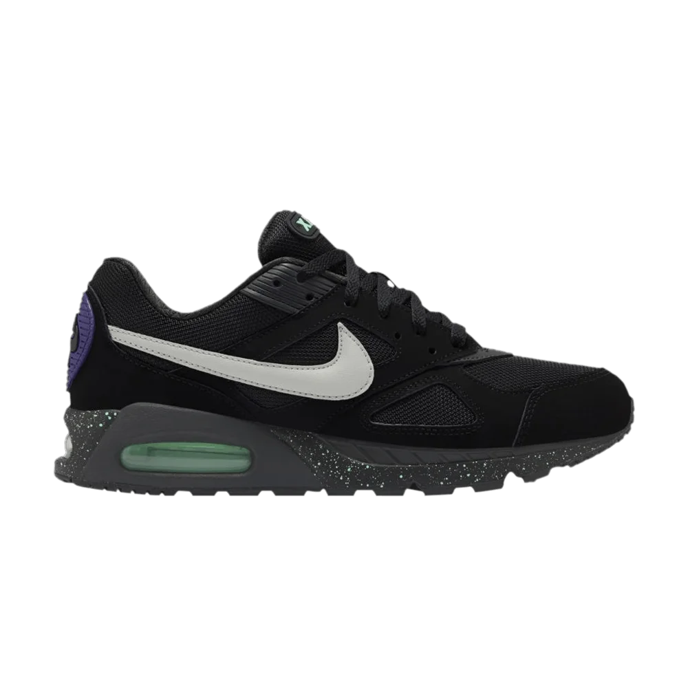 Krossovki-Nike-Air-Max-IVO-Black-Metallic-Silver