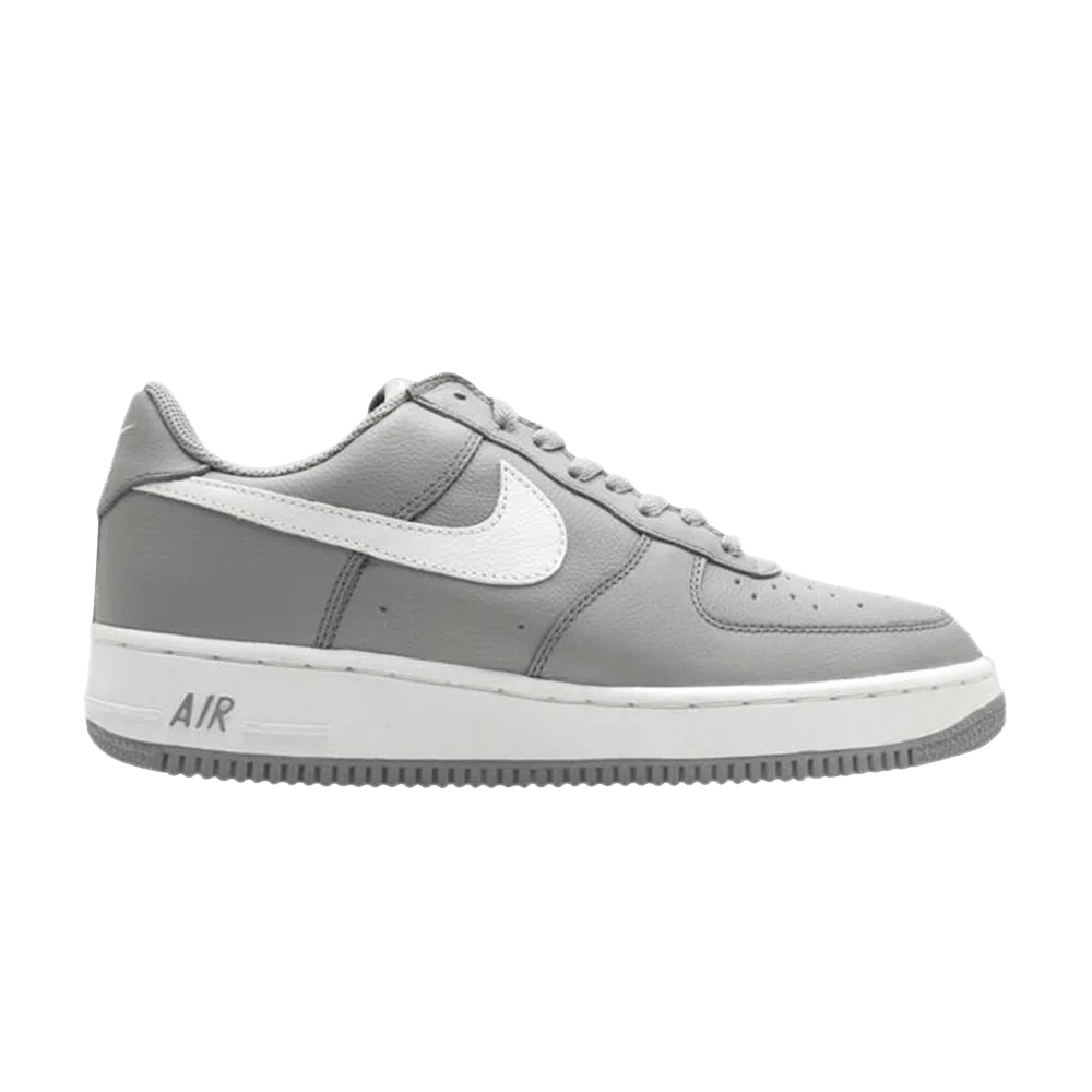 Krossovki-Nike-Air-Force-1-Low-Courir