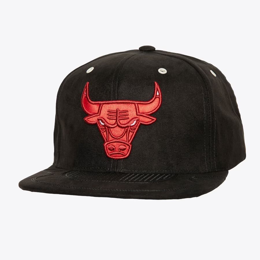 Бейсболка Mitchell & Ness Black Red Chicago Bulls Day 4 Snapback Hat