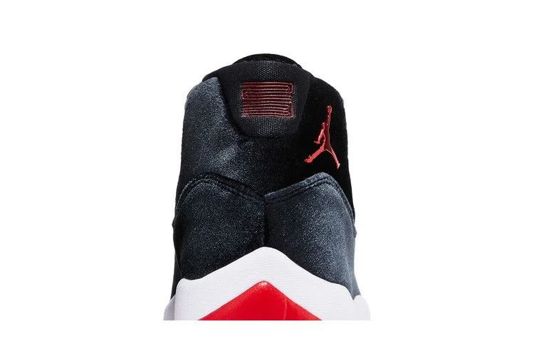 Кроссовки Wmns Air Jordan 11 Retro 'Bred Velvet'