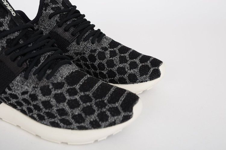 tubular-primeknit-b25573_01