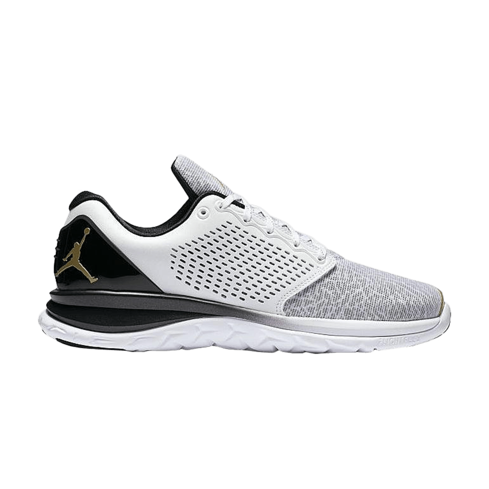 jordan-trainer-st-premium-white-gold-843732-103