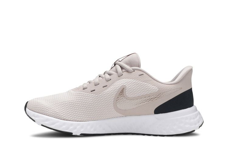 wmns-revolution-5-barely-rose-bq3207-600_02