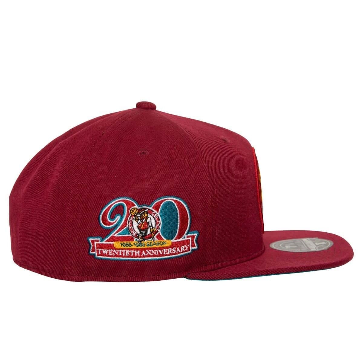 Mitchell-Ness-Northern-Lights-Fitted-HWC-Boston-Celtics-Hat-2