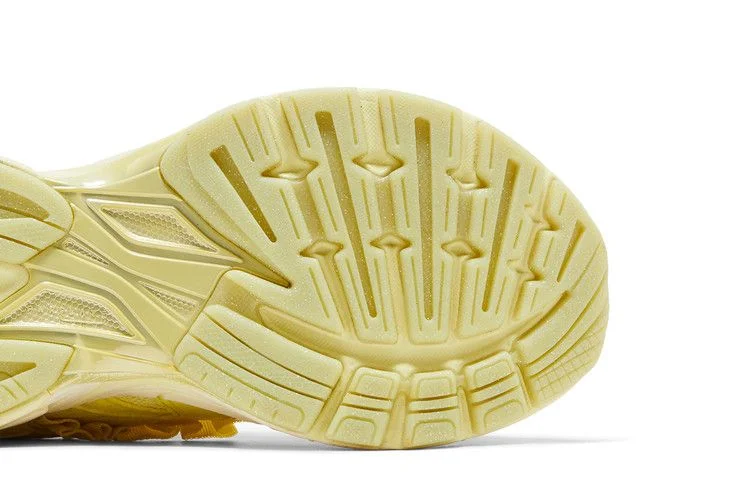 Krossovki-Collina-Strada-x-Puma-Wmns-Velophasis-Vintage-Yellow-4