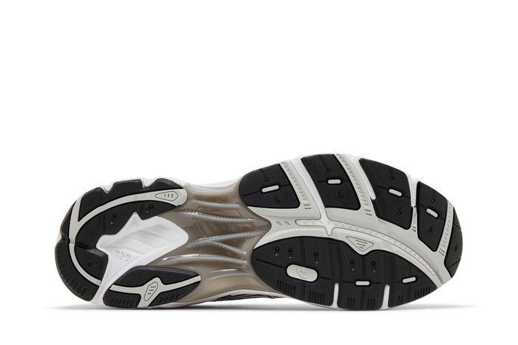 jjjjound-x-gt-2160-white-black-jjjjound-2160-wht-blk_03