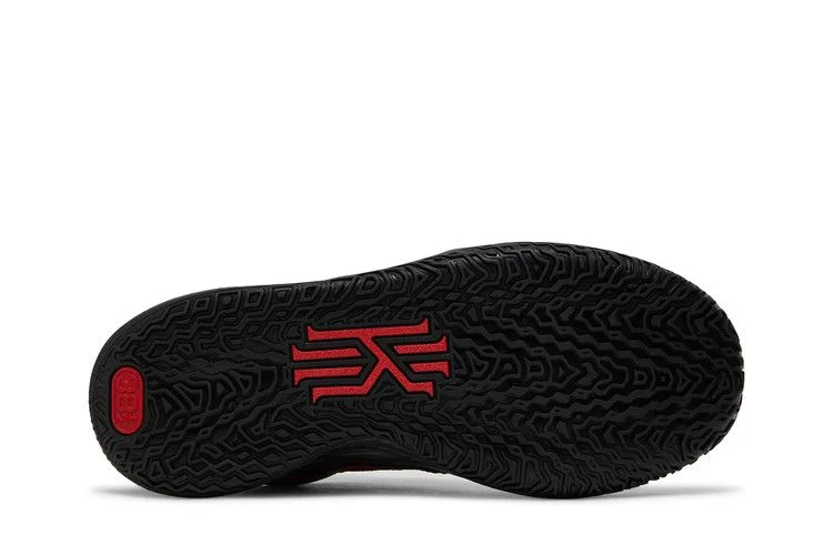 Кроссовки Nike Kyrie 7 GS 'Bred'