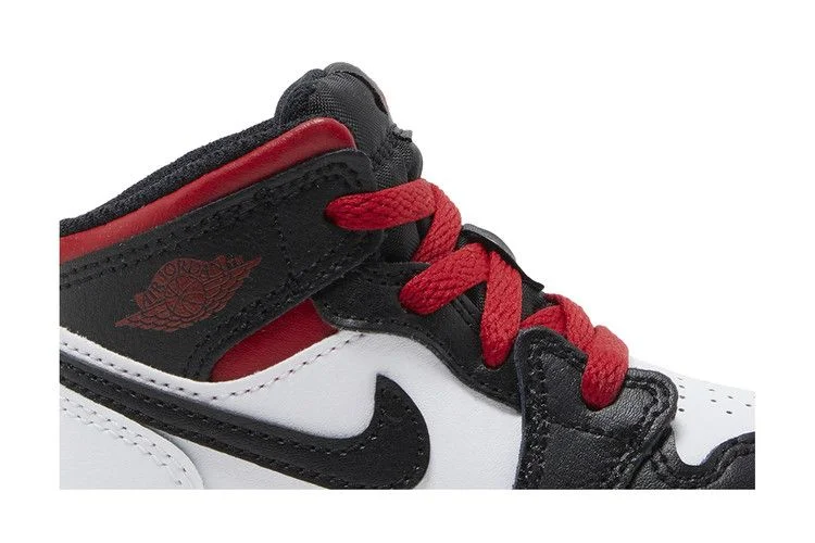 Krossovki-Air-Jordan-1-Mid-TD-Gym-Red-Black-Toe-1