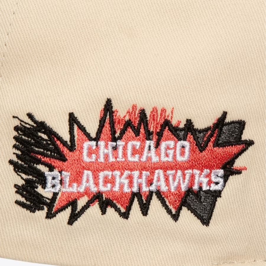 Бейсболка Mitchell & Ness Cream Chicago Blackhawks Overspray Pro Crown Snapback Hat