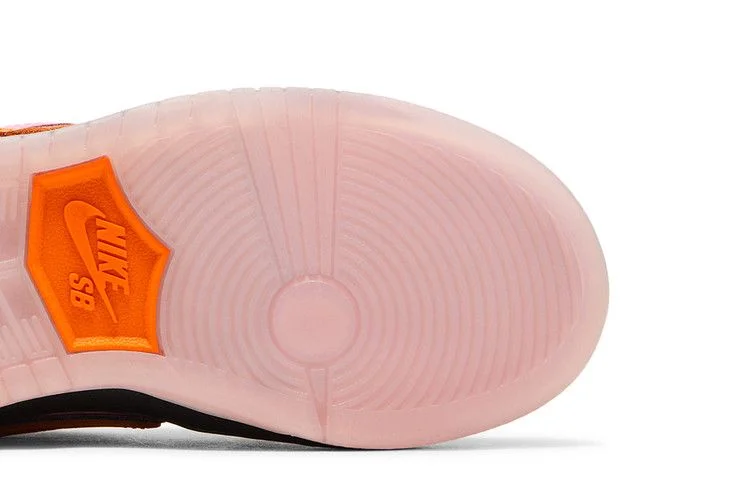 Krossovki-The-Powerpuff-Girls-x-Nike-Dunk-Low-Pro-SB-QS-PS-Blossom-4