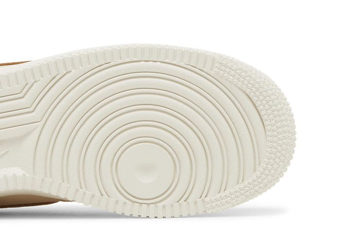 Кроссовки Nike Wmns Air Force 1 '07 Essential 'Sanddrift Gold'