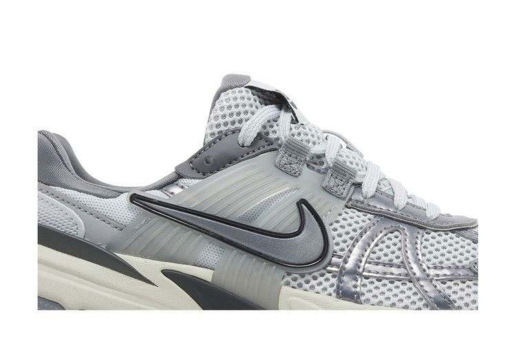 Кроссовки Nike Wmns V2K Run 'Pure Platinum Wolf Grey'