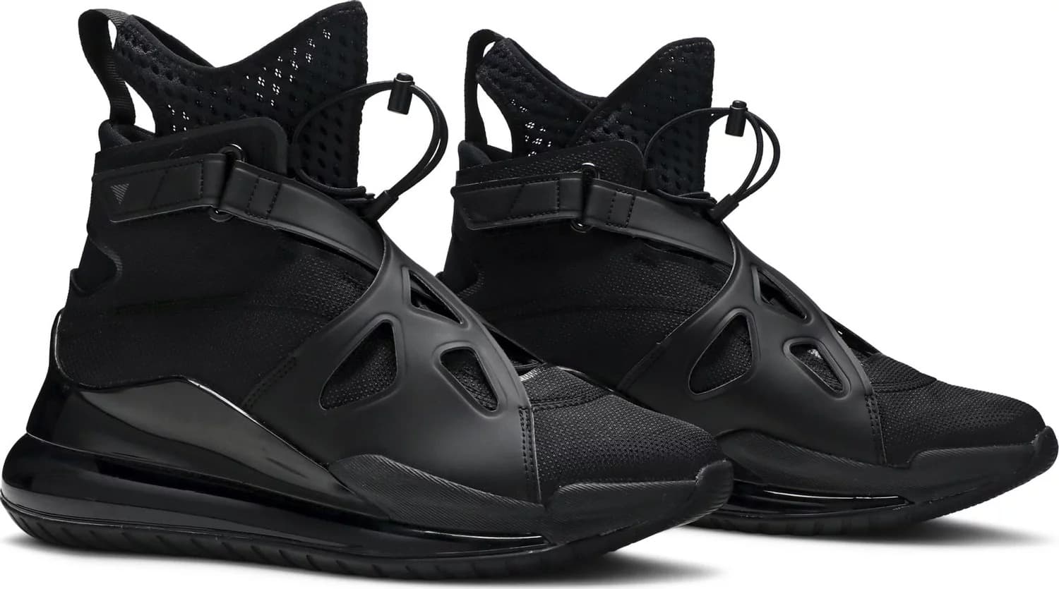 Кроссовки Wmns Jordan Air Latitude 720 Triple Black