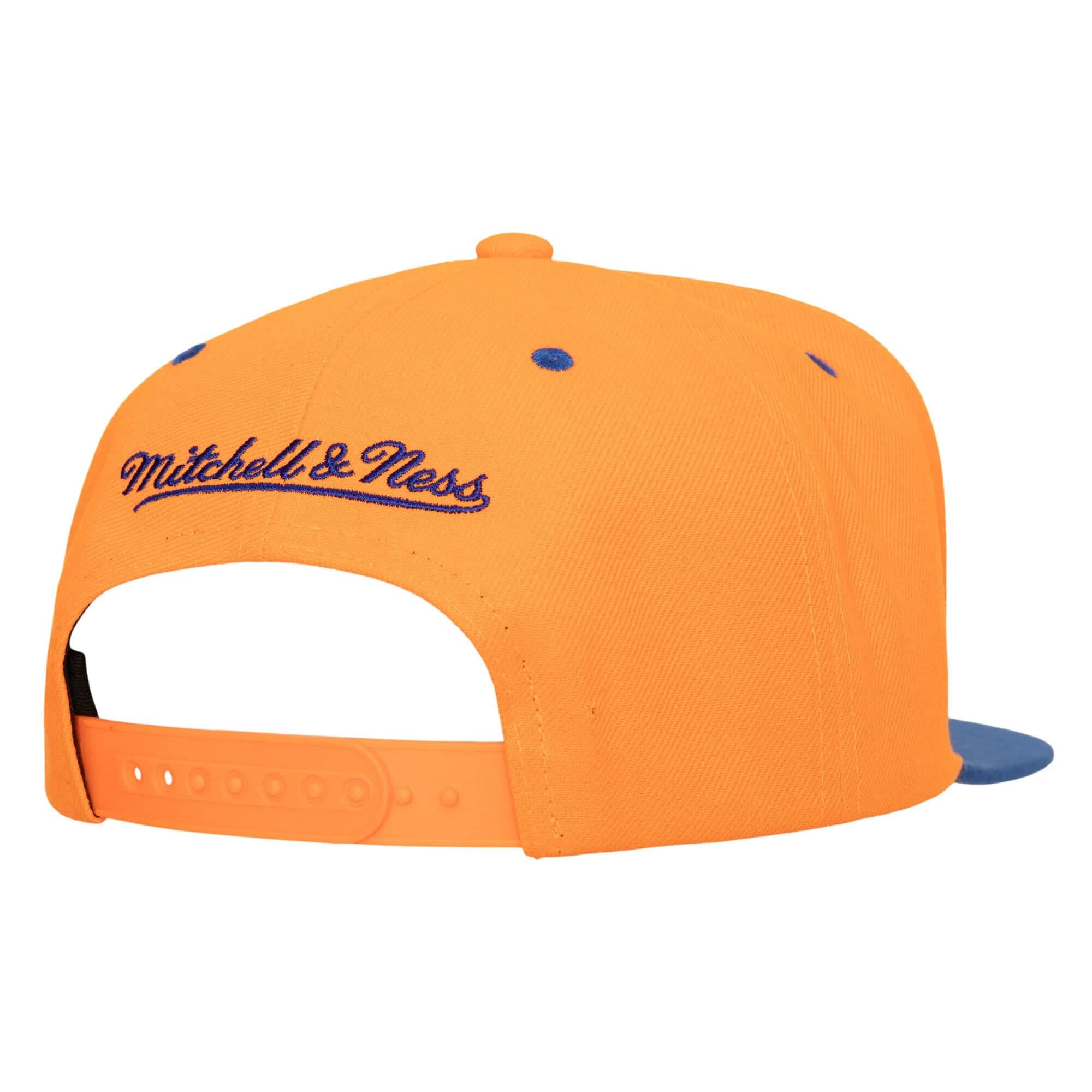 Mitchell-Ness-Breakthrough-Snapback-HWC-New-York-Knicks-1