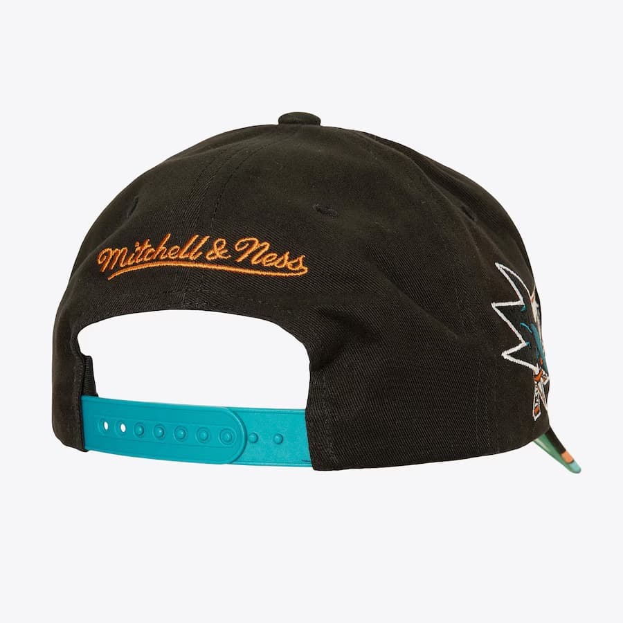 Бейсболка Mitchell & Ness Black San Jose Sharks Brushed Past Ya Pro Snapback Hat