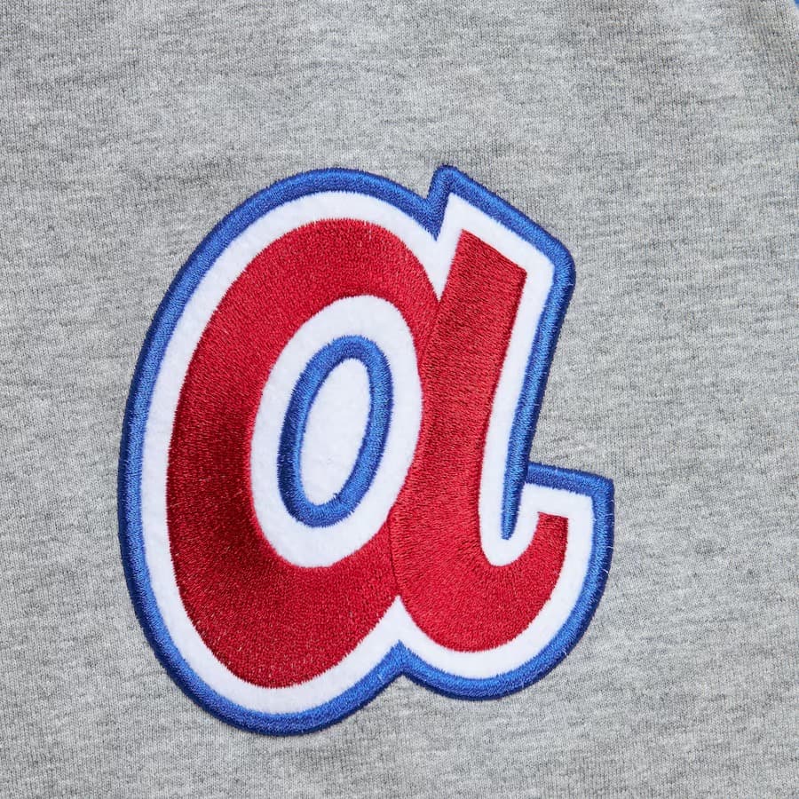 Mitchell-Ness-Hank-Aaron-Gray-Atlanta-Braves-Player-Crewneck-T-Shirt-3