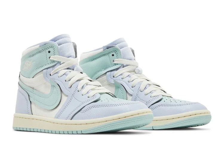 Krossovki-Wmns-Air-Jordan-1-High-Method-of-Make-Hydrogen-Blue-Light-Dew-7