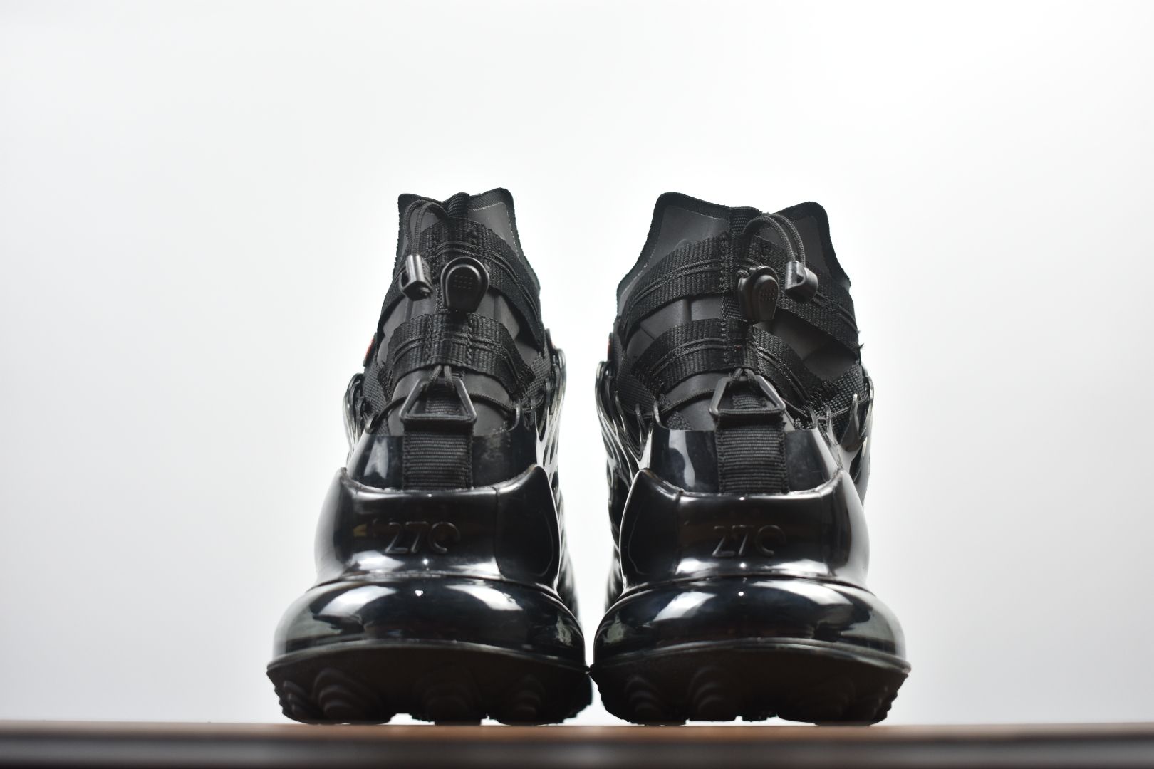 Кроссовки Nike Air Max 270 SP SOE ISPA 'Anthracite'