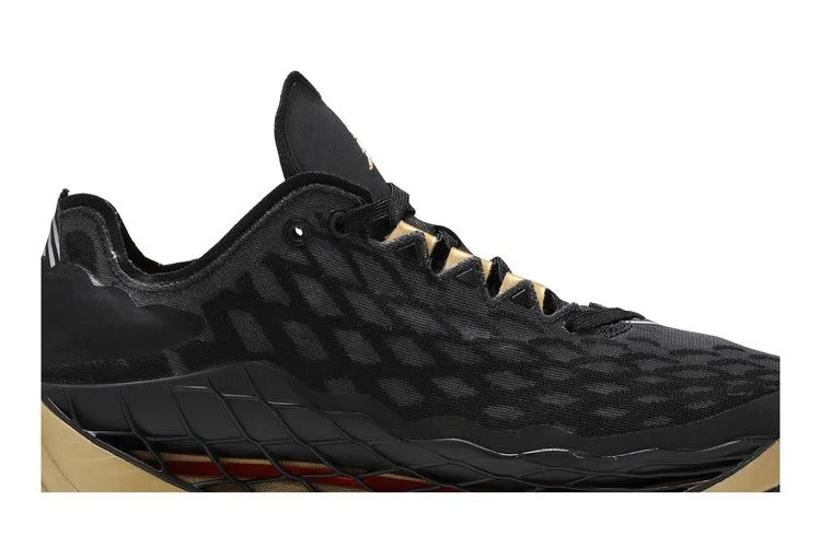 Krossovki-Air-Jordan-Zoom-Trunner-Ultimate-Black-Metallic-Gold-1
