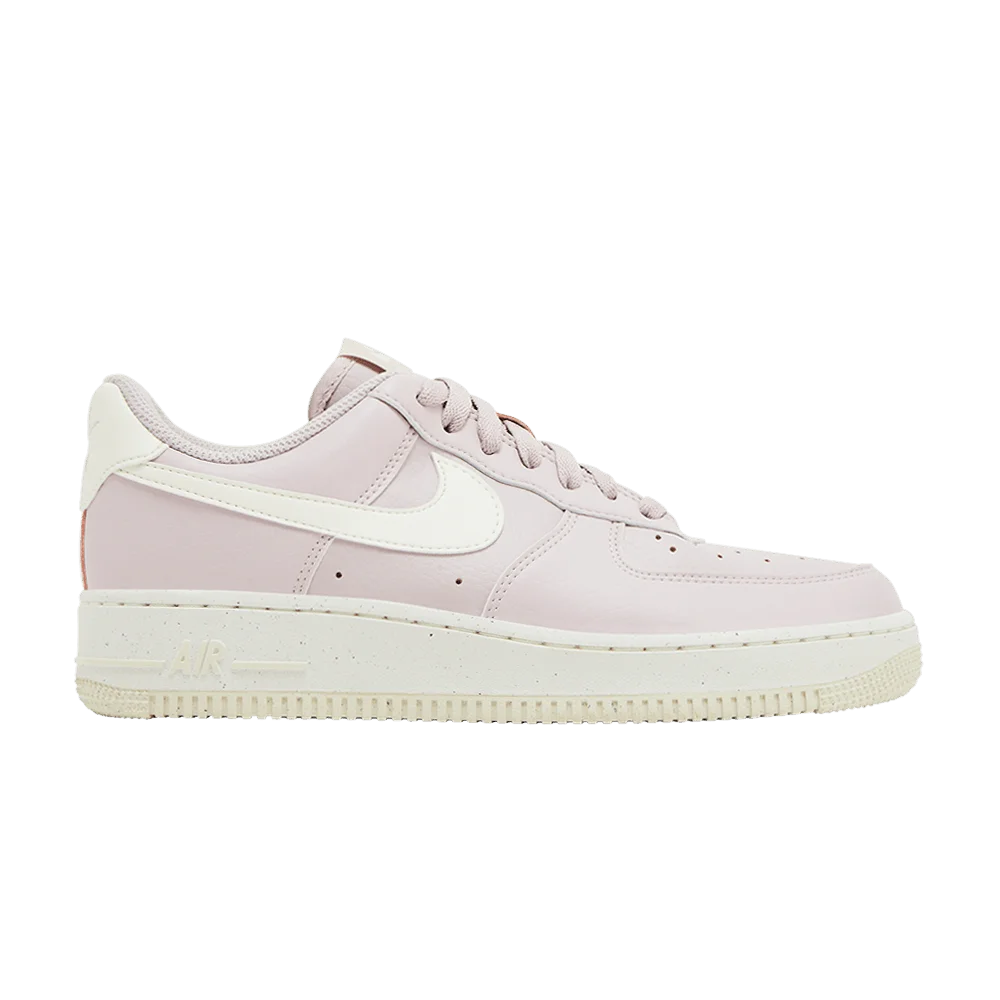 Krossovki-Nike-Wmns-Air-Force-1-07-SE-Next-Nature-Platinum-Violet-Coconut-Milk