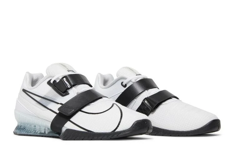 Krossovki-Nike-Romaleos-4-White-Black-Sample-7