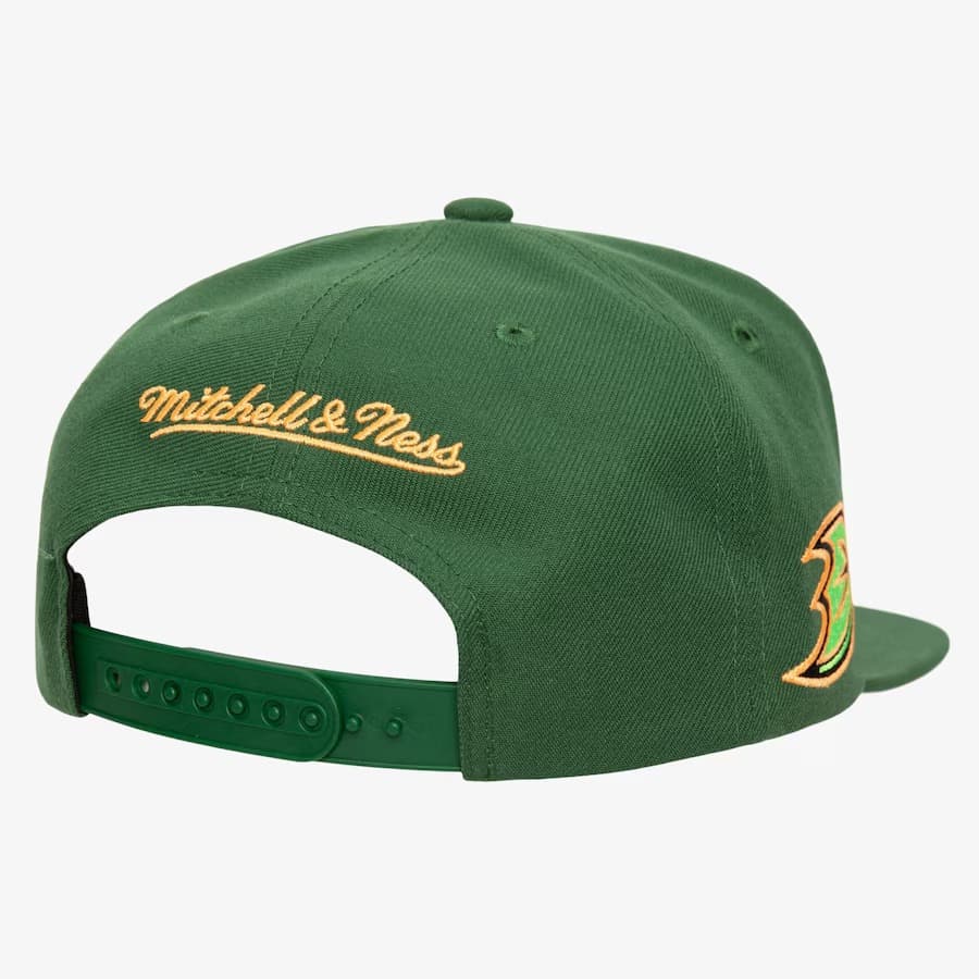 Бейсболка Mitchell & Ness Green Anaheim Ducks It's A Jungle Out There OG Snapback Hat