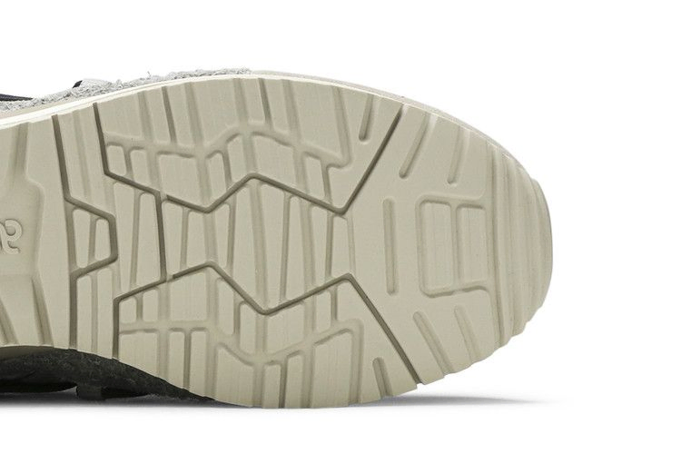 limited-edt-x-sbtg-x-gel-lyte-3-og-monsoon-patrol-piedmont-grey-1203a032-300_04