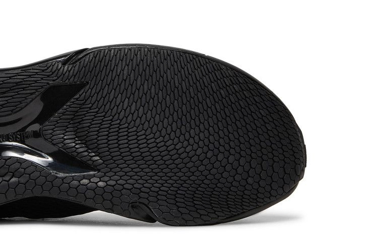 edge-xt-triple-black-eg9704_04